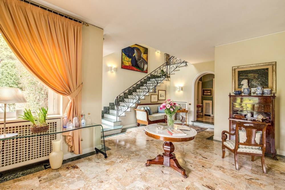 La Gaura Guest House 2