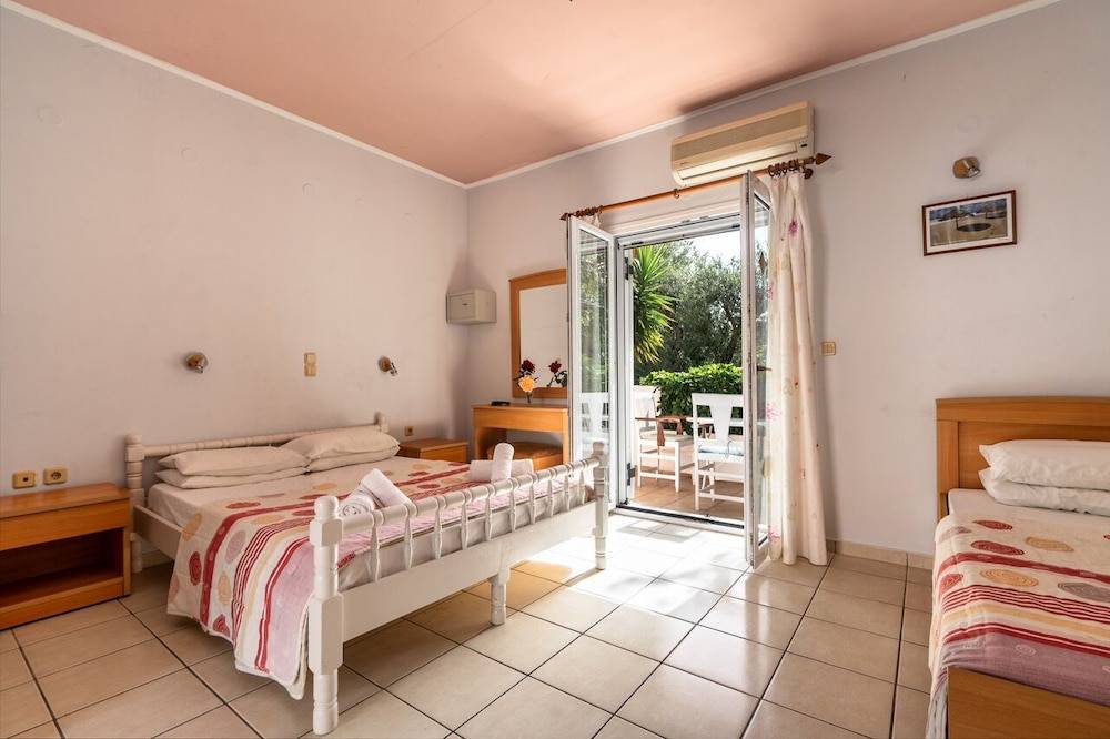 Helena Inn Kefalonia 2