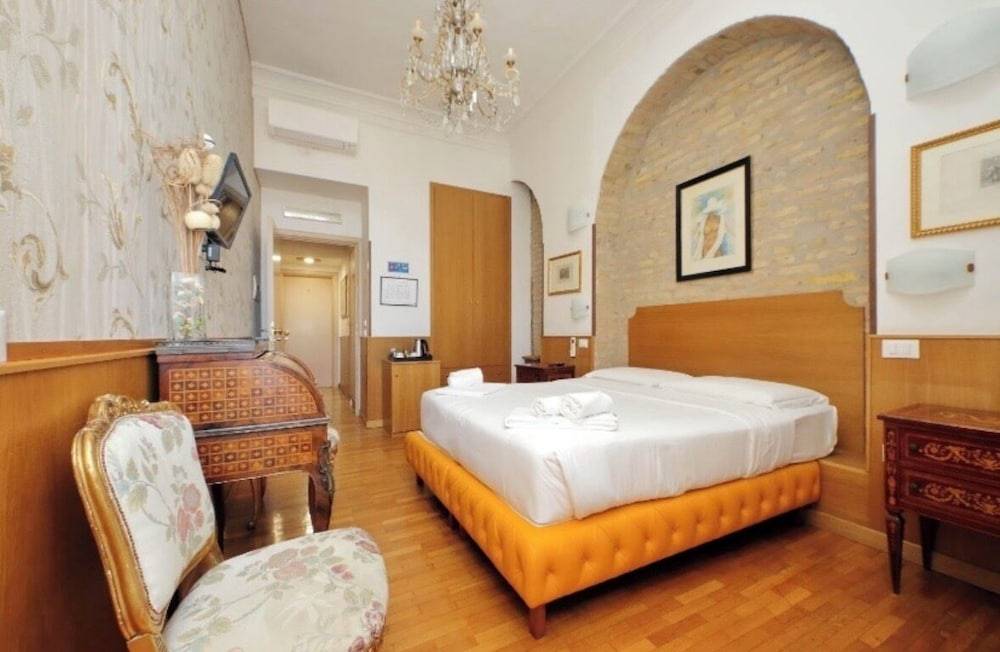 Sonnino Suite 1