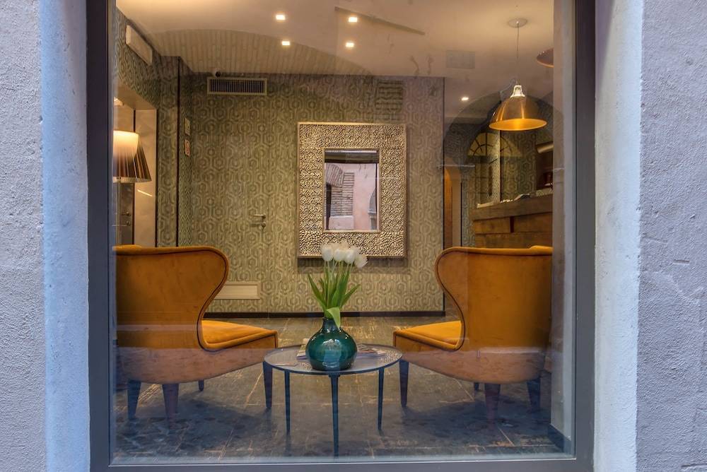 Navona Essence Hotel 1