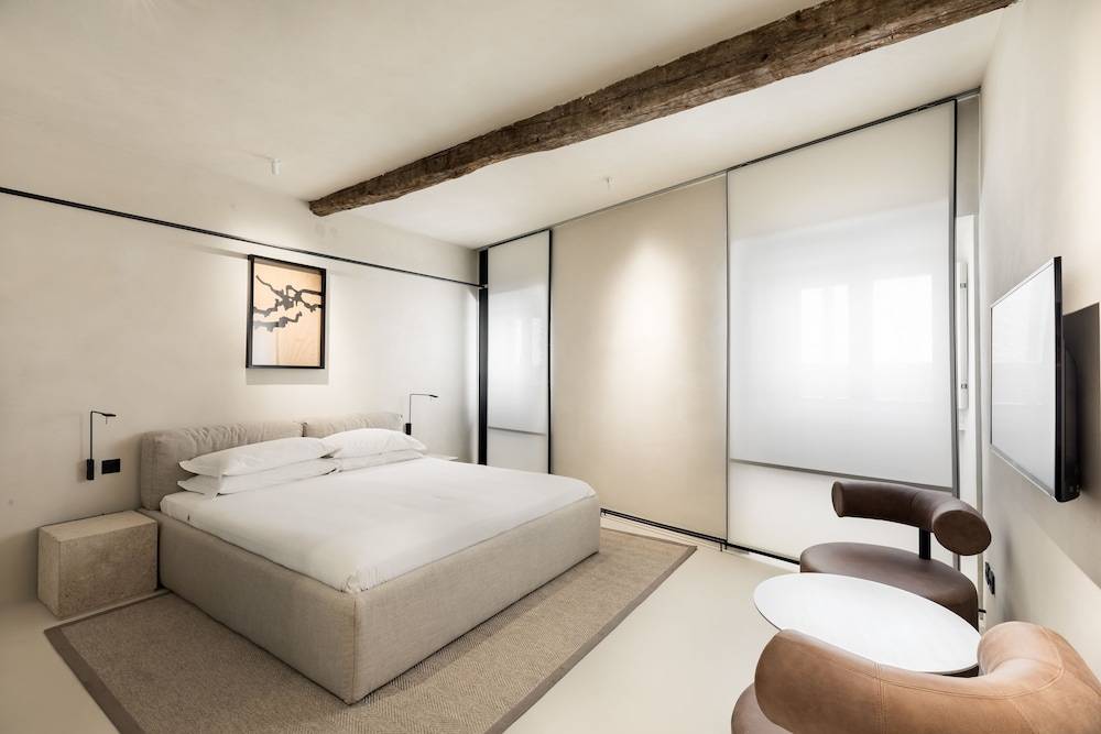 Hotel Scenario 1
