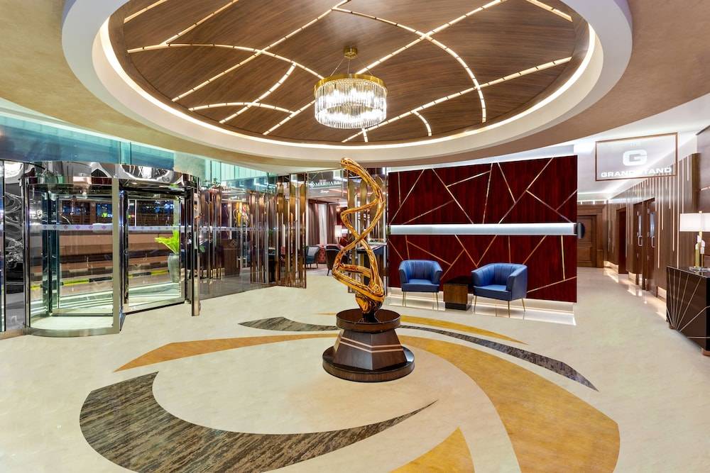 Park Regis Kris Kin Hotel 2
