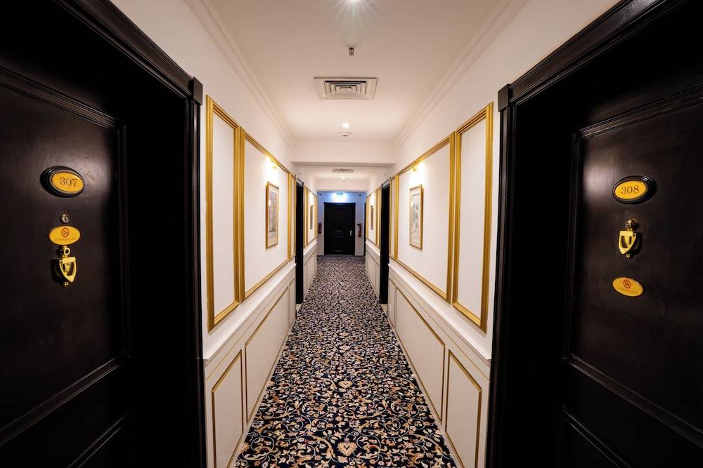 Luxe Avenue Hotel 2