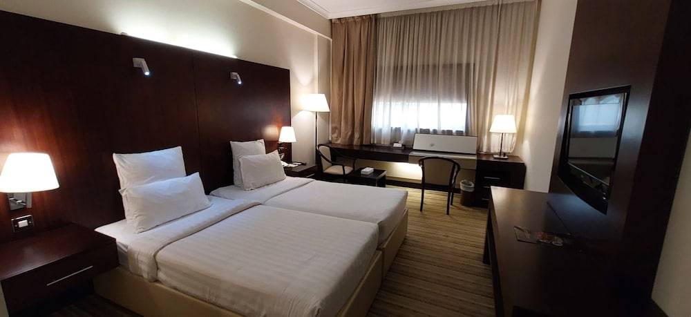 Aavri Hotel 1