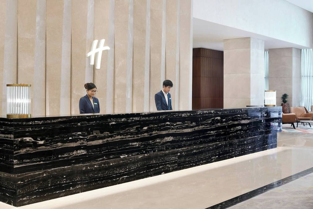 Holiday Inn DUBAI AL-MAKTOUM AIRPORT by IHG 2