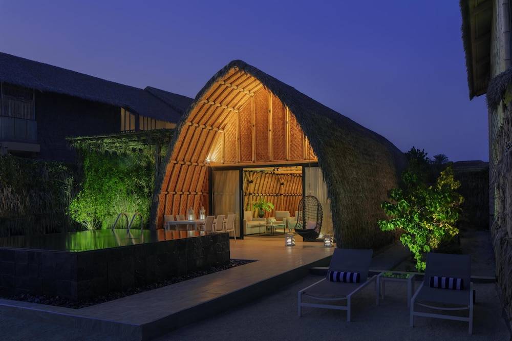 Anantara World Islands Dubai Resort 1