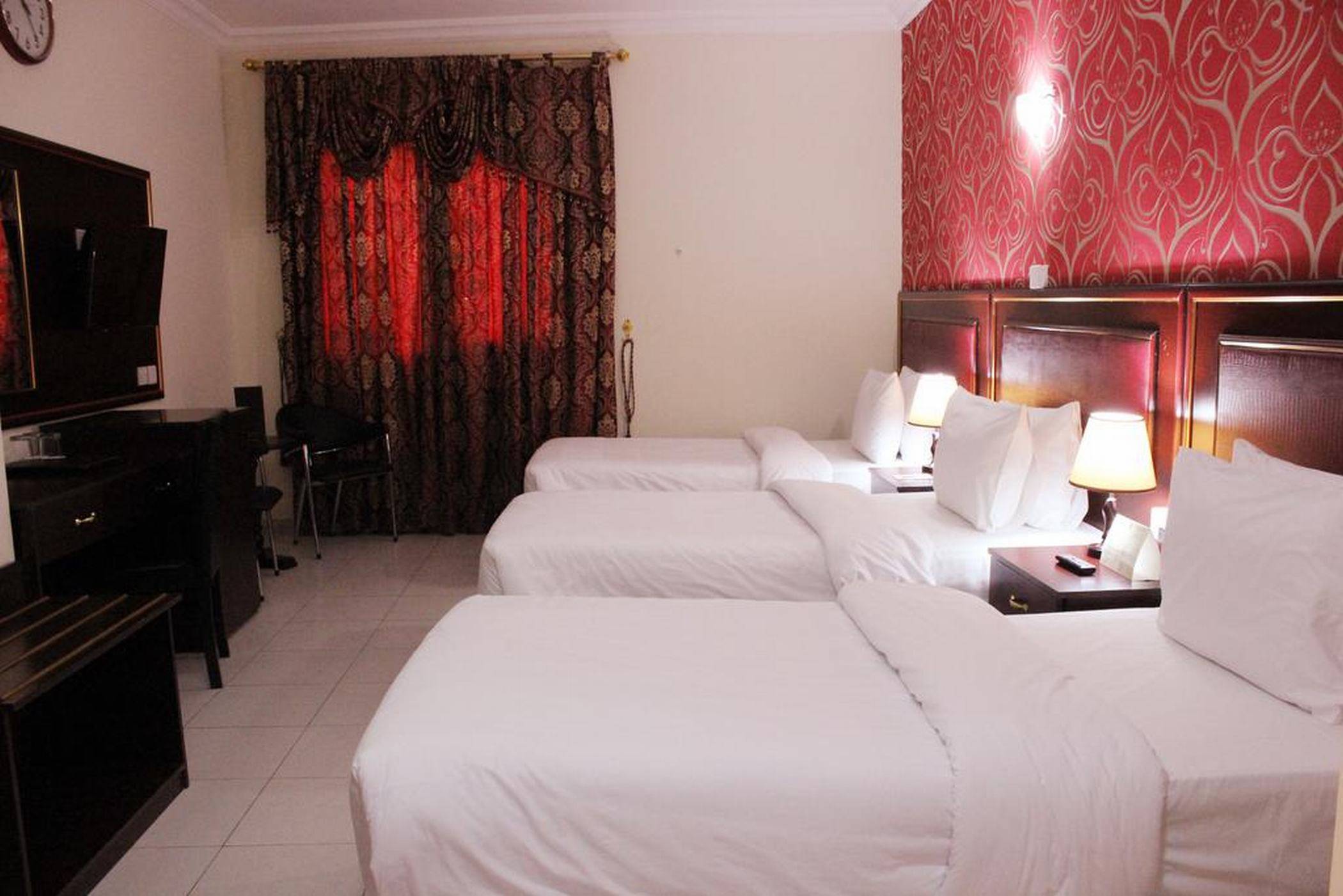 Montreal Naif Hotel 2