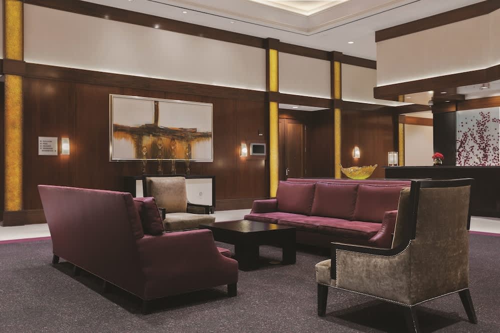 MGM Signature Deluxe Balcony Strip View Suite 2
