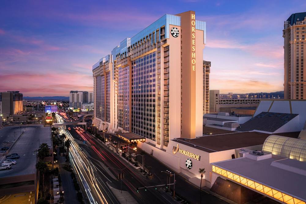 Horseshoe Las Vegas by Suiteness 1