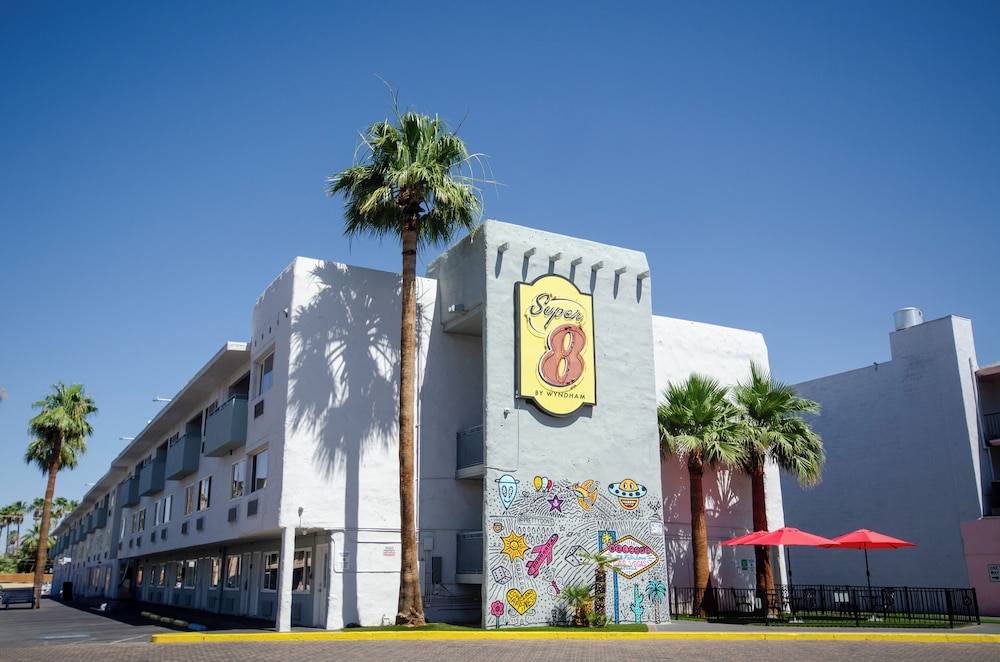 Super 8 by Wyndham Las Vegas North Strip/Fremont St. Area 1