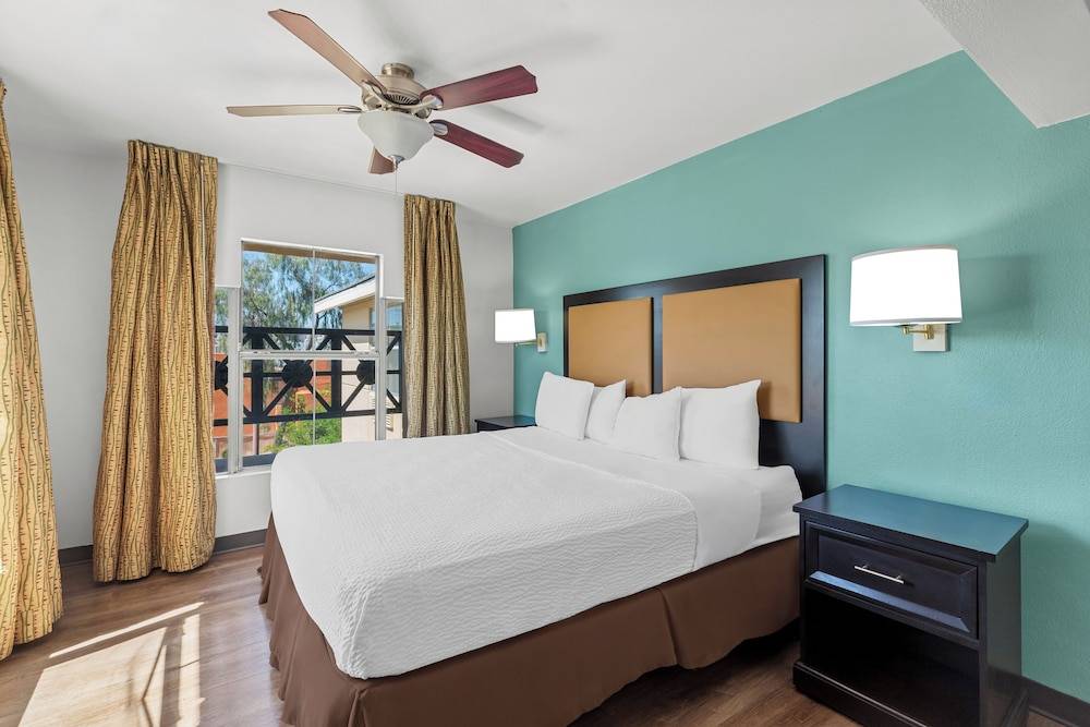 MainStay Suites Las Vegas Flamingo 1