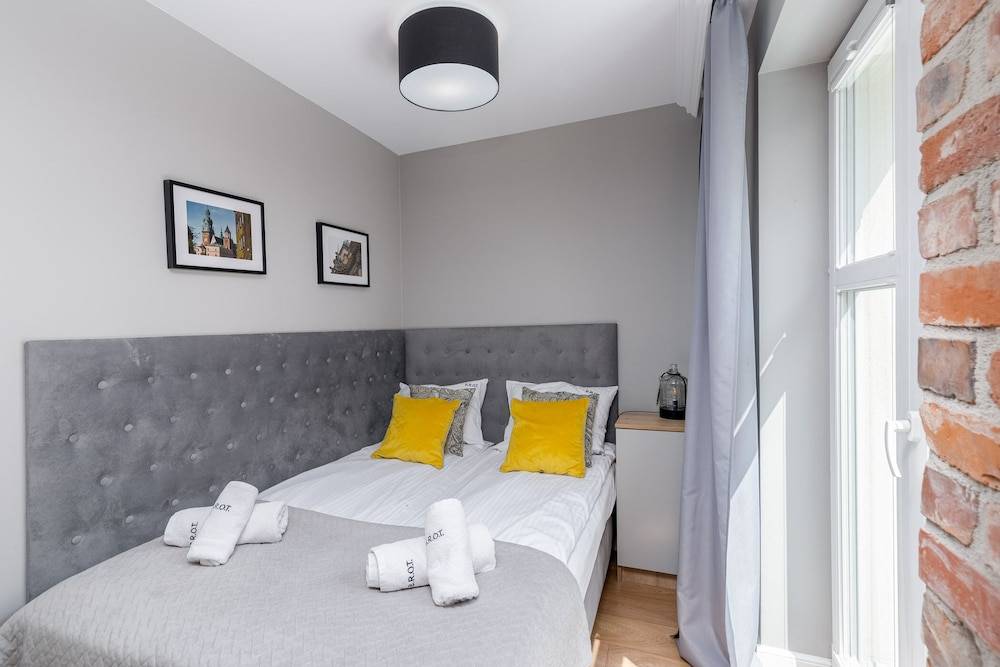 Saint Florian's Suites - Old Town Luxury Apartments - by Upstairs 2