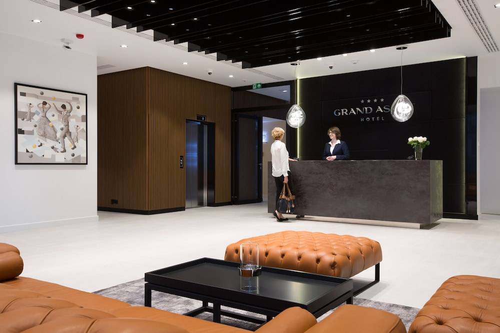 Grand Ascot Hotel 2