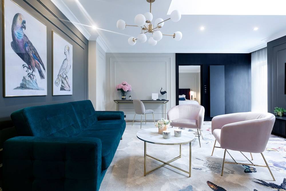 Queen Boutique Hotel 1