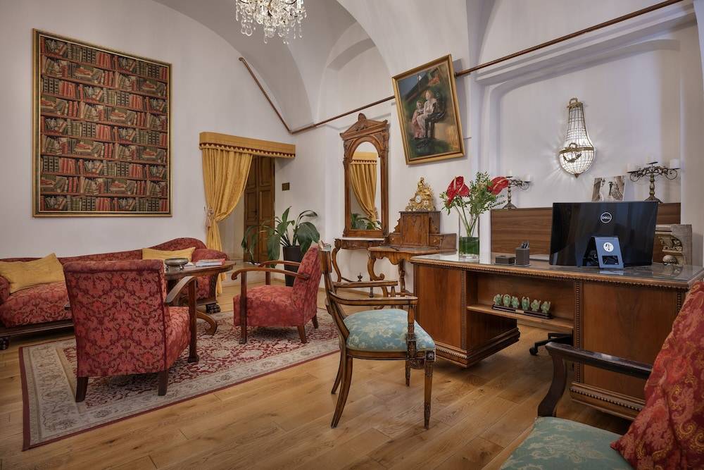 Little King Hotel U Malvaze 2