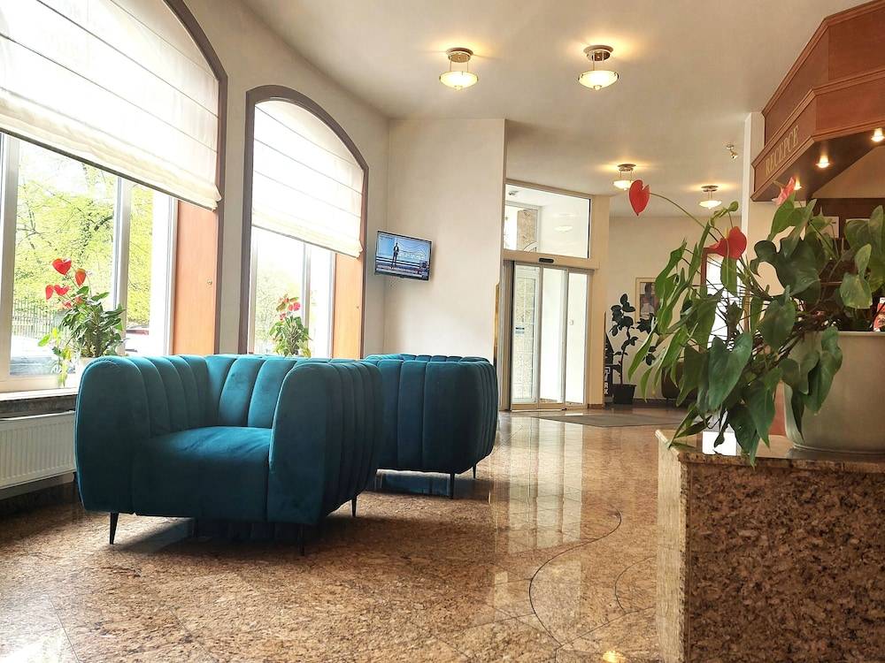 Hotel Avion 2