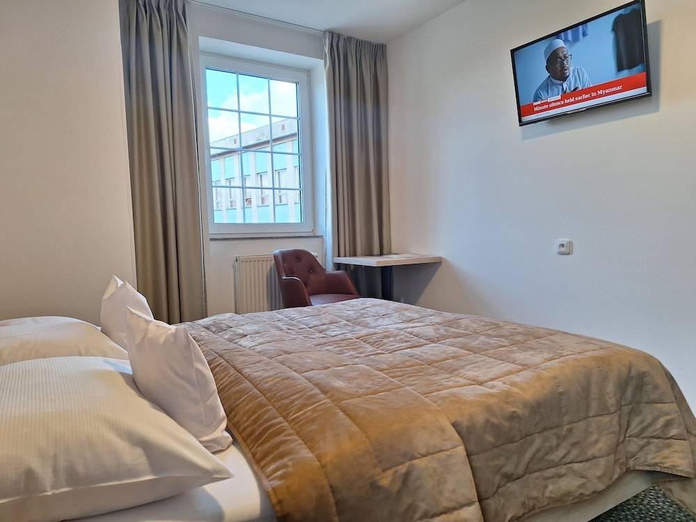 Hotel Avion 1