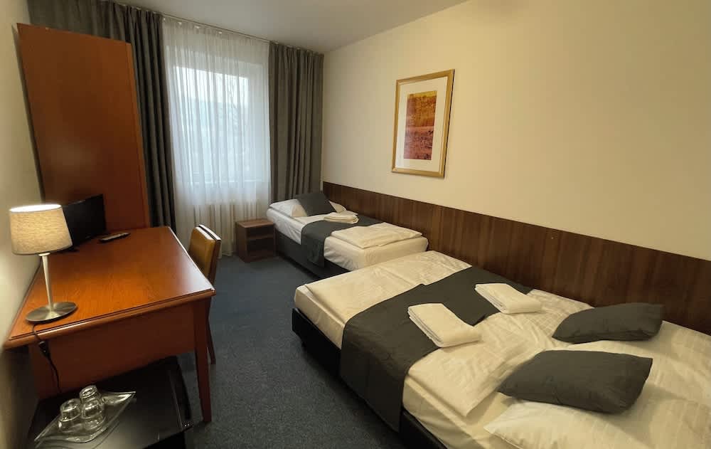 Hotel Bohemians 1