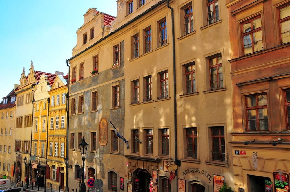 Residence Thunovska 1