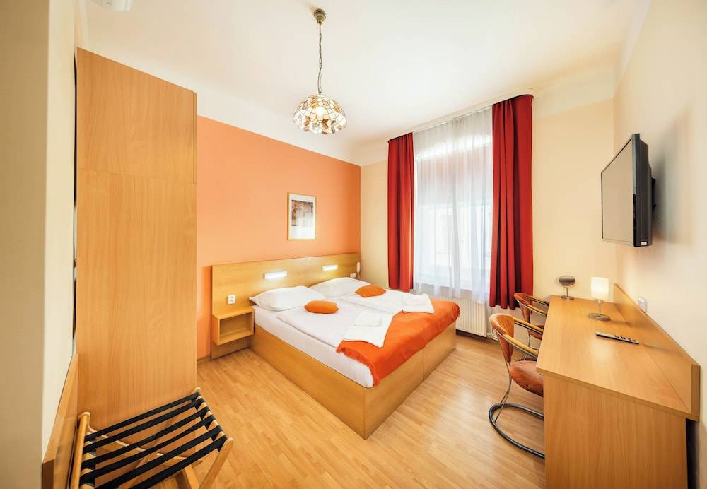 Hotel Golden City Garni 1