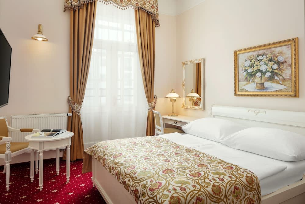 Alqush Downtown Hotel 1