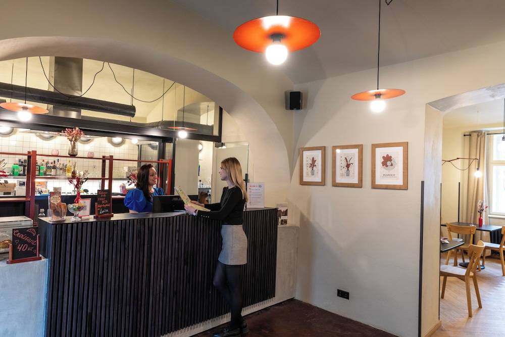 Sir Toby's Midtown 1