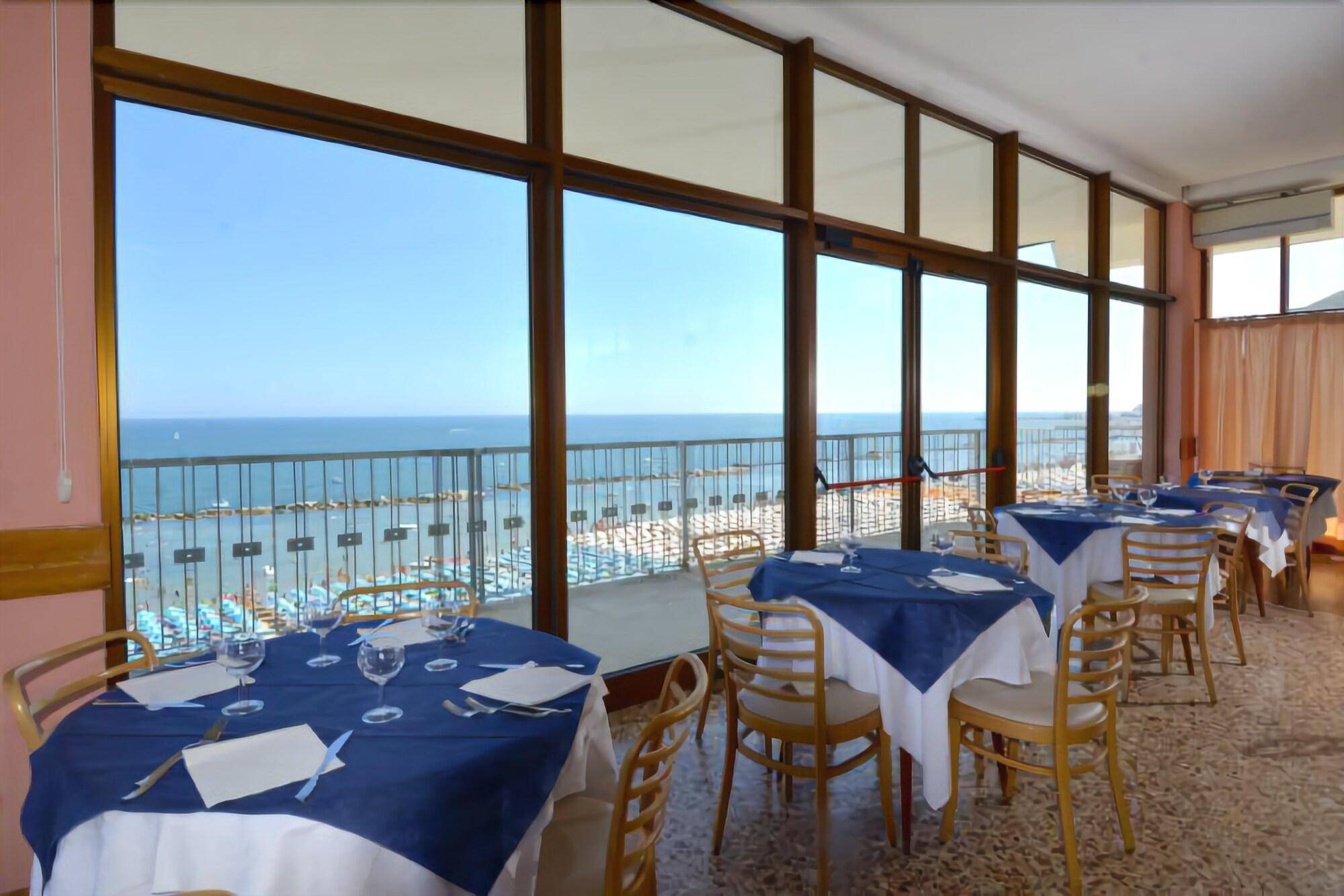 Diplomat Marine SeaFront Hotel 2