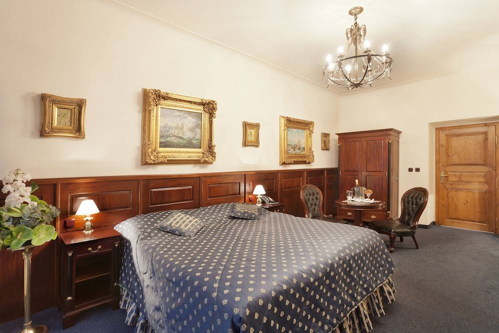Hotel U Zlatého Stromu Prague by BHG 2