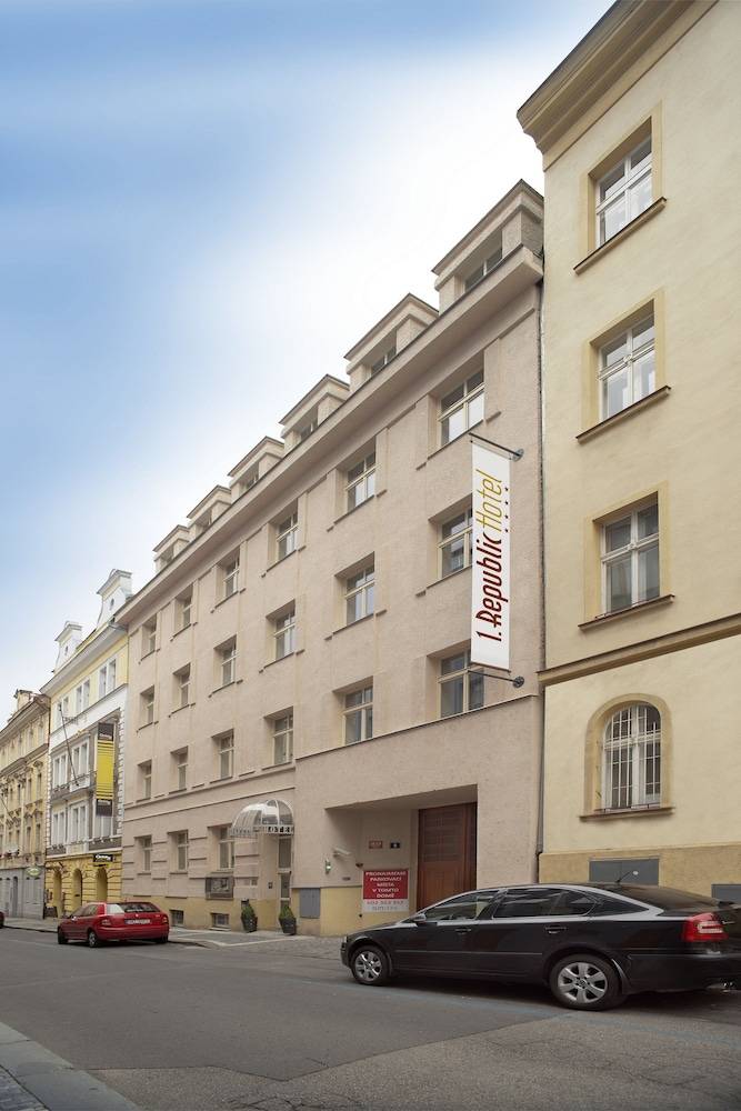 1.Republic Hotel 1