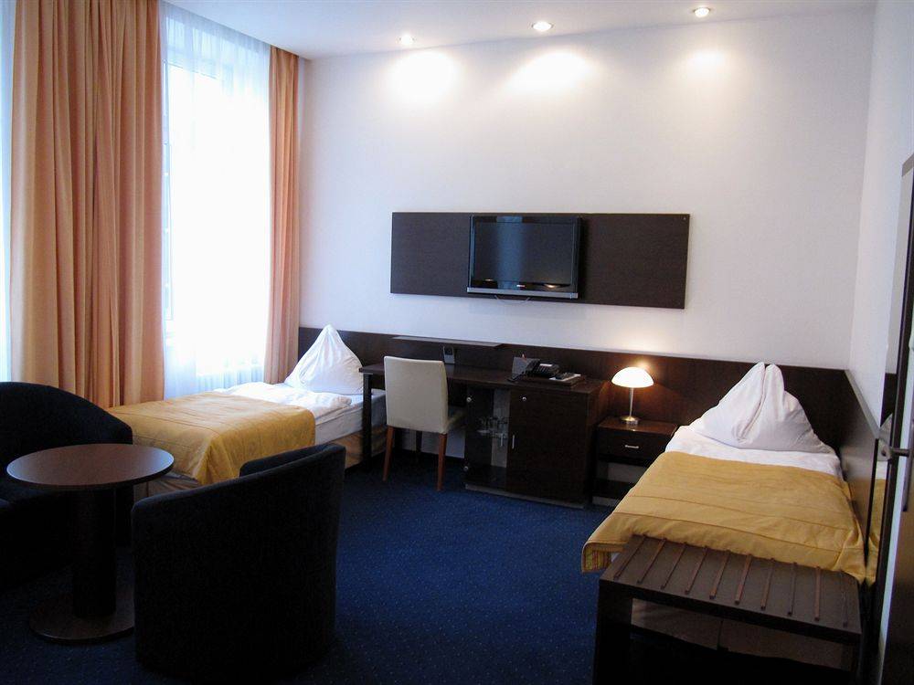 A1 Royal Plaza 1