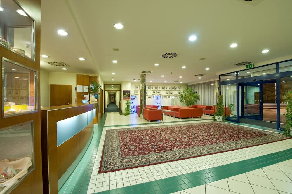 Ramada by Wyndham Airport Prague 2