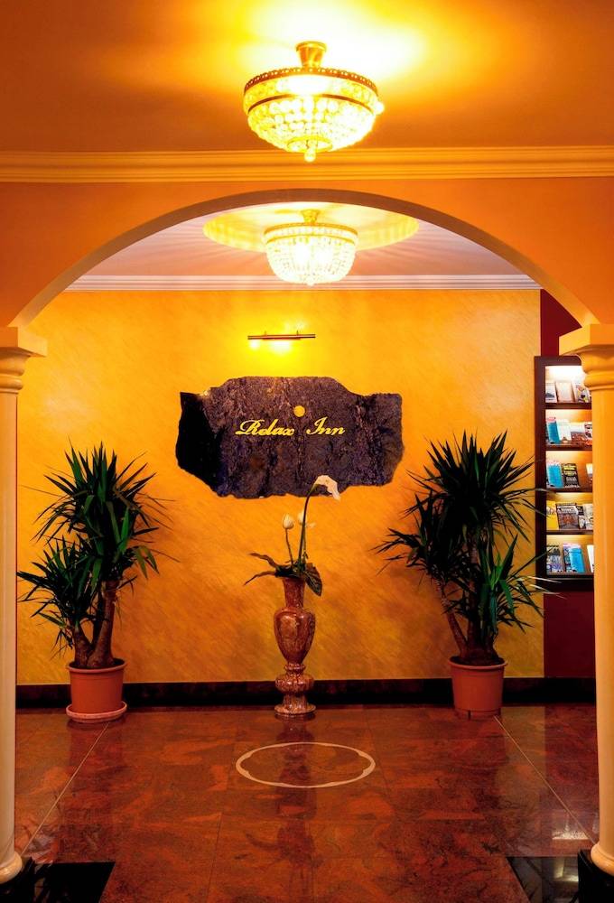 Relax Inn 2