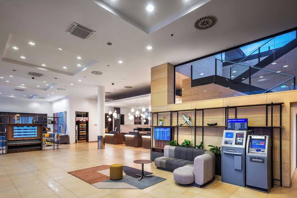 Courtyard by Marriott Prague Airport 2