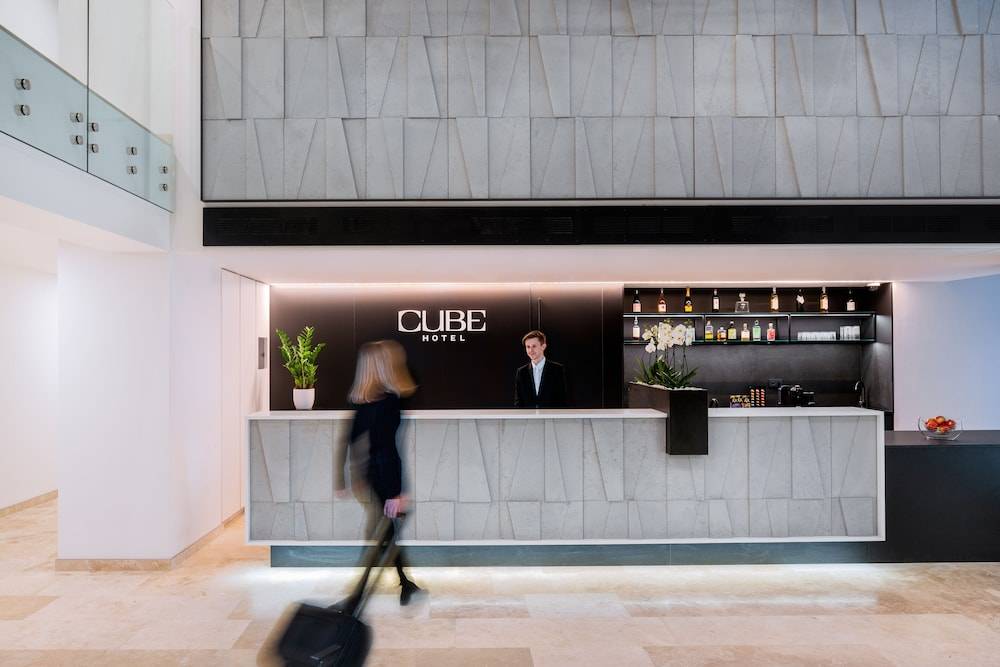 Hotel CUBE Prague 2