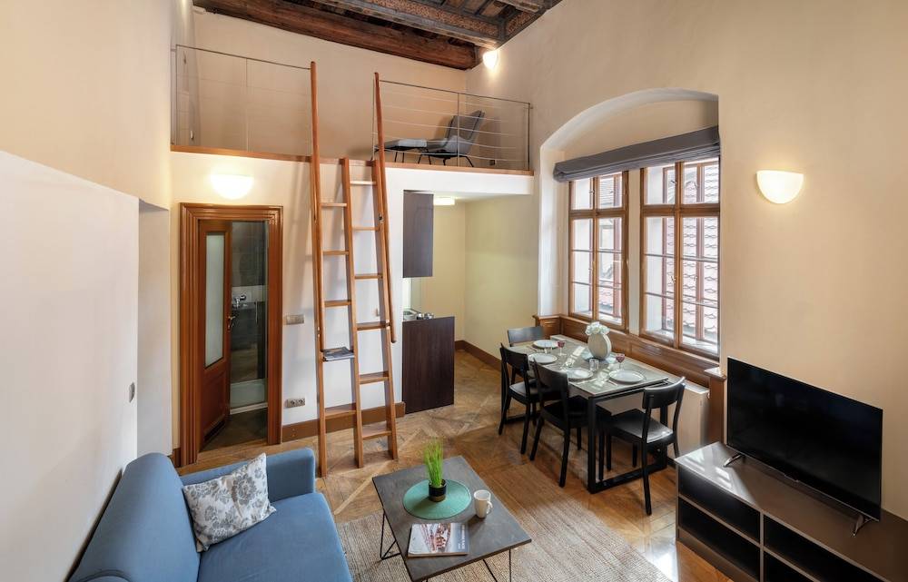3 Epoques Apartments by Adrez 2