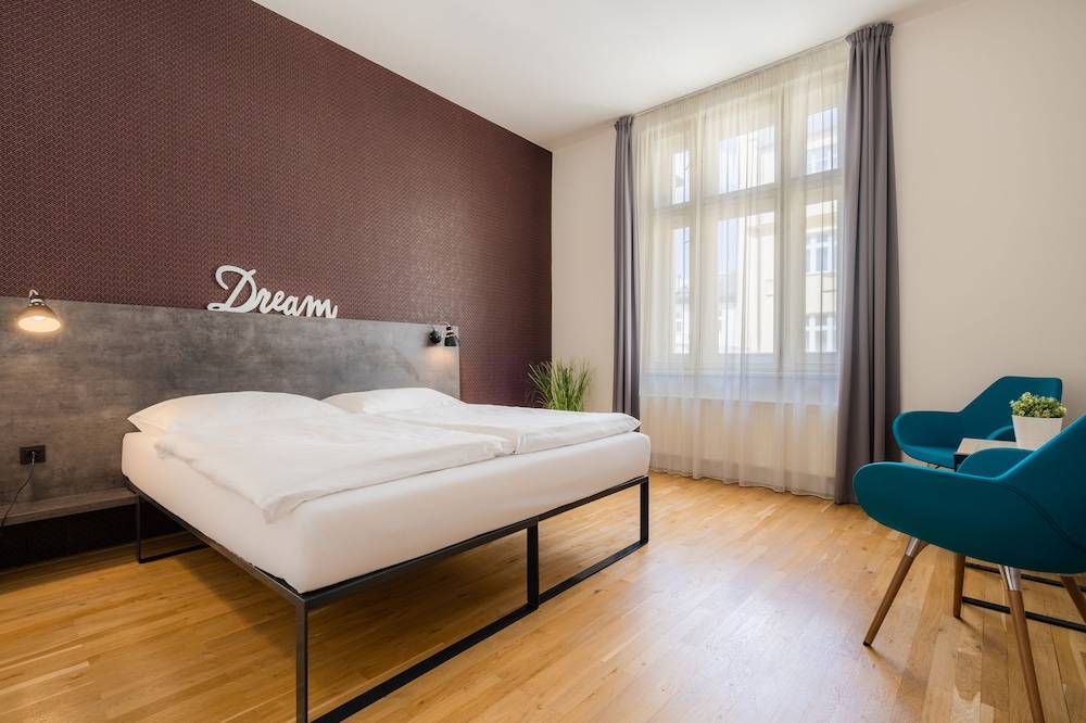 EA ApartHotel Melantrich 1
