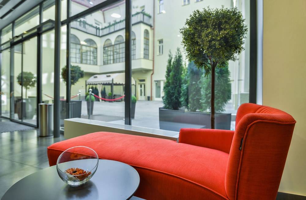 Hotel Garden Court 2