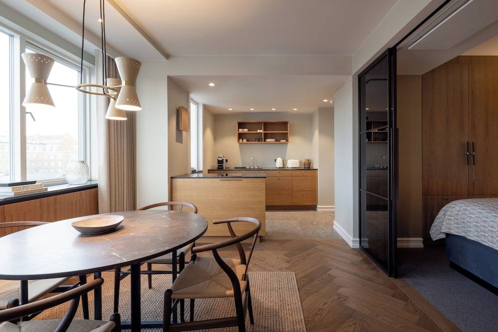 Hypernym Hotel & Suites 1