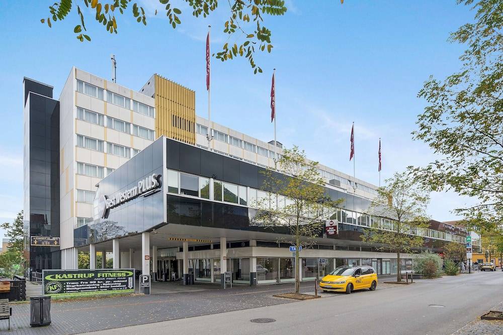 Best Western Plus Airport Hotel 1