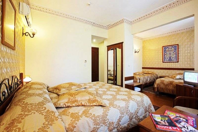 Hippodrome Hotel 1