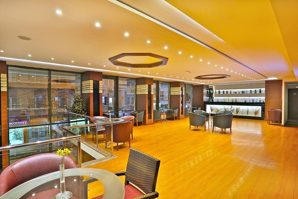 Grand Madrid Hotel 2