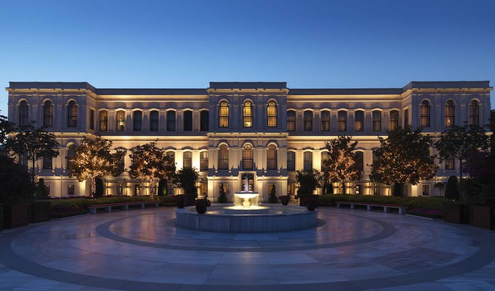 Four Seasons Hotel Istanbul at the Bosphorus 1