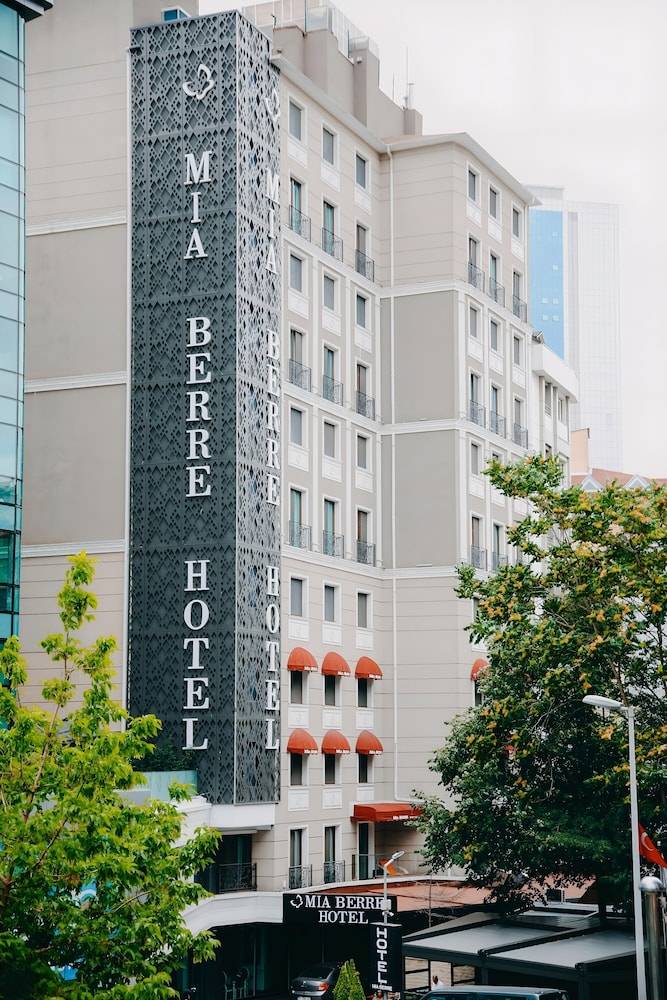 Mia Berre Hotels 1