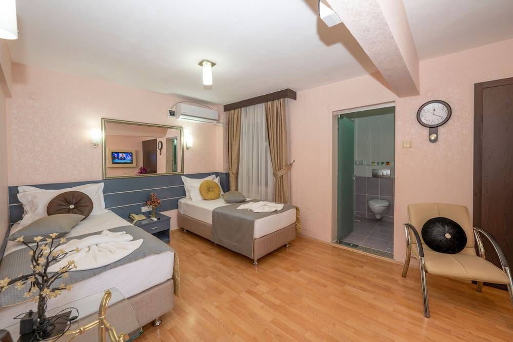 Grand Ons Hotel 2