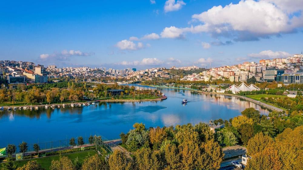 Ramada by Wyndham Istanbul Golden Horn 1