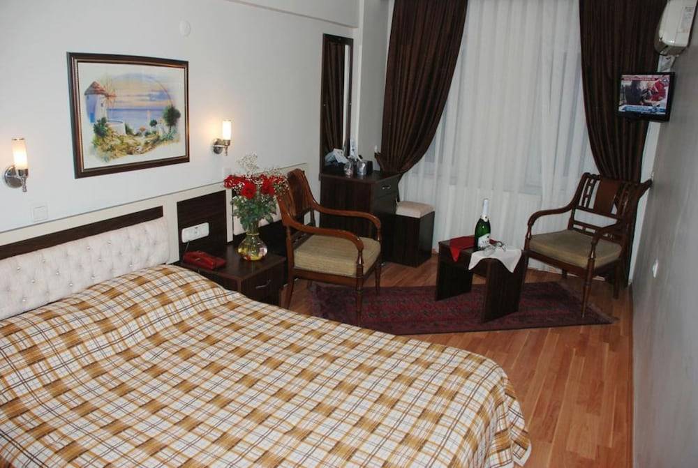 Hotel Grand Mark 1