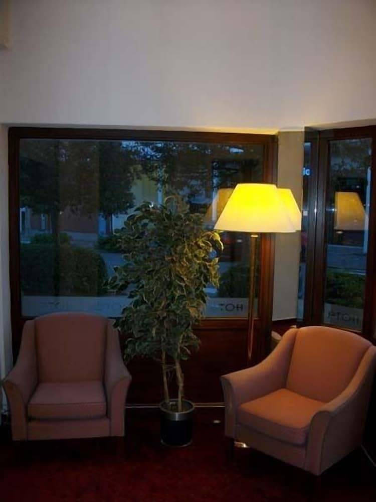 Hotel Evergreen 2