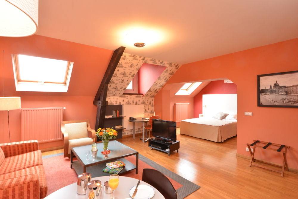 MAS Residence 1