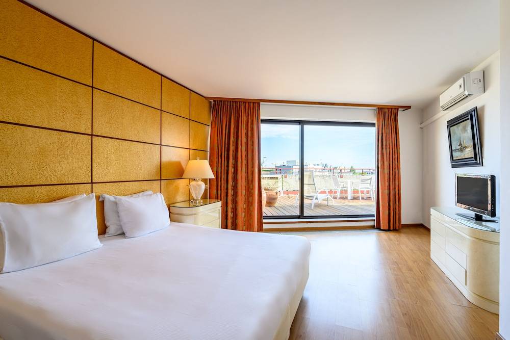 B-aparthotel Montgomery 1