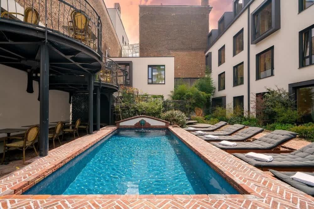 Latroupe Hotel Jardin Secret 1